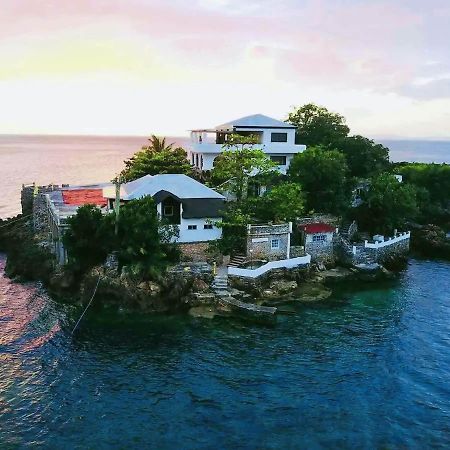 Utopia Island Resort Batangas Екстер'єр фото